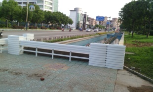 厂家热卖 PVC道路花箱 马路公路花箱 户外街道花箱 防腐防霉