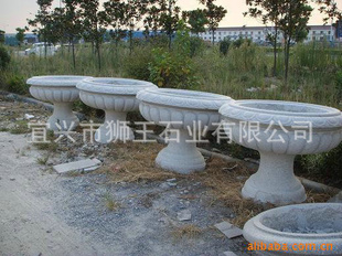 宜兴“狮王”长期手工雕刻汉白玉石雕花盆