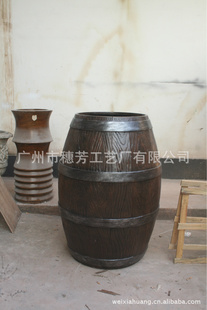 厂家新款花器、树脂花盆、仿木桶花盆、玻璃钢仿木花瓶