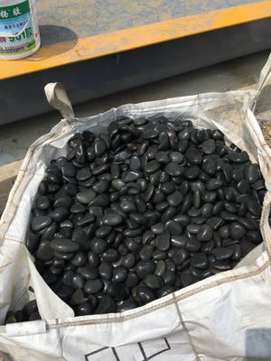 长期出售 南京黑色鹅卵石 园林工程专用石 价格实惠